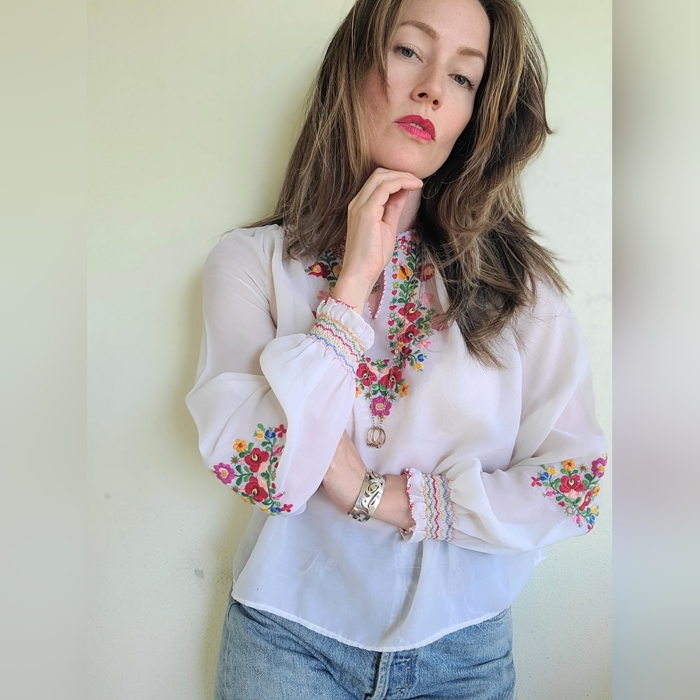 The Dorottya Vintage 60s Embroidered Hungarian Blouse M - Picture 7 of 14